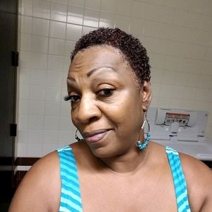 Meet your Posher, Pamela