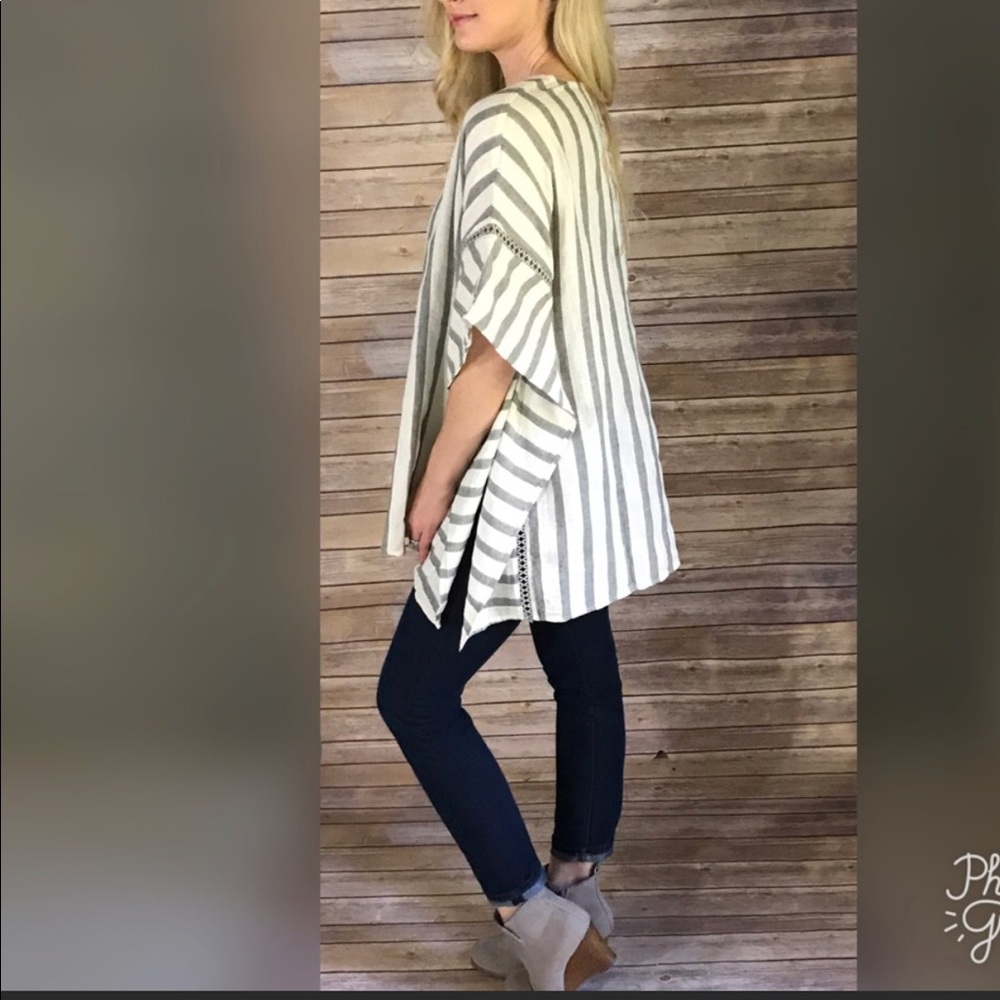 LAST‼️Striped Poncho - Picture 2 of 2