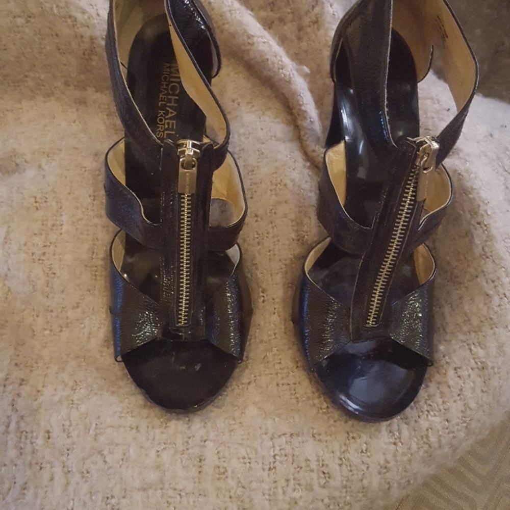 Super Michale Kors Pantent leather heels
