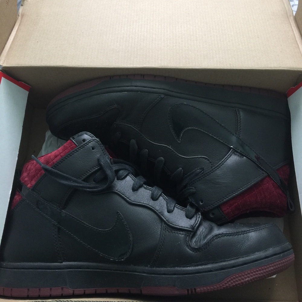 Velvet Nikes In Box