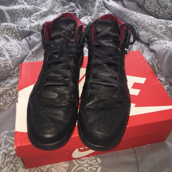 Velvet Nikes In Box - Picture 3 of 4