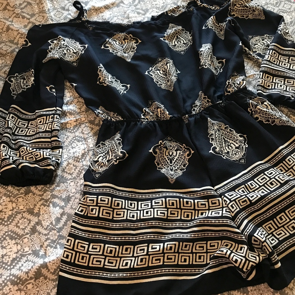 Fraiche by J Blue Floral Cold Shoulder Romper - Picture 2 of 4