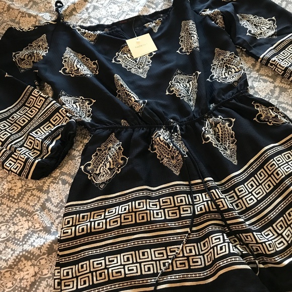 Fraiche by J Blue Floral Cold Shoulder Romper - Picture 3 of 4