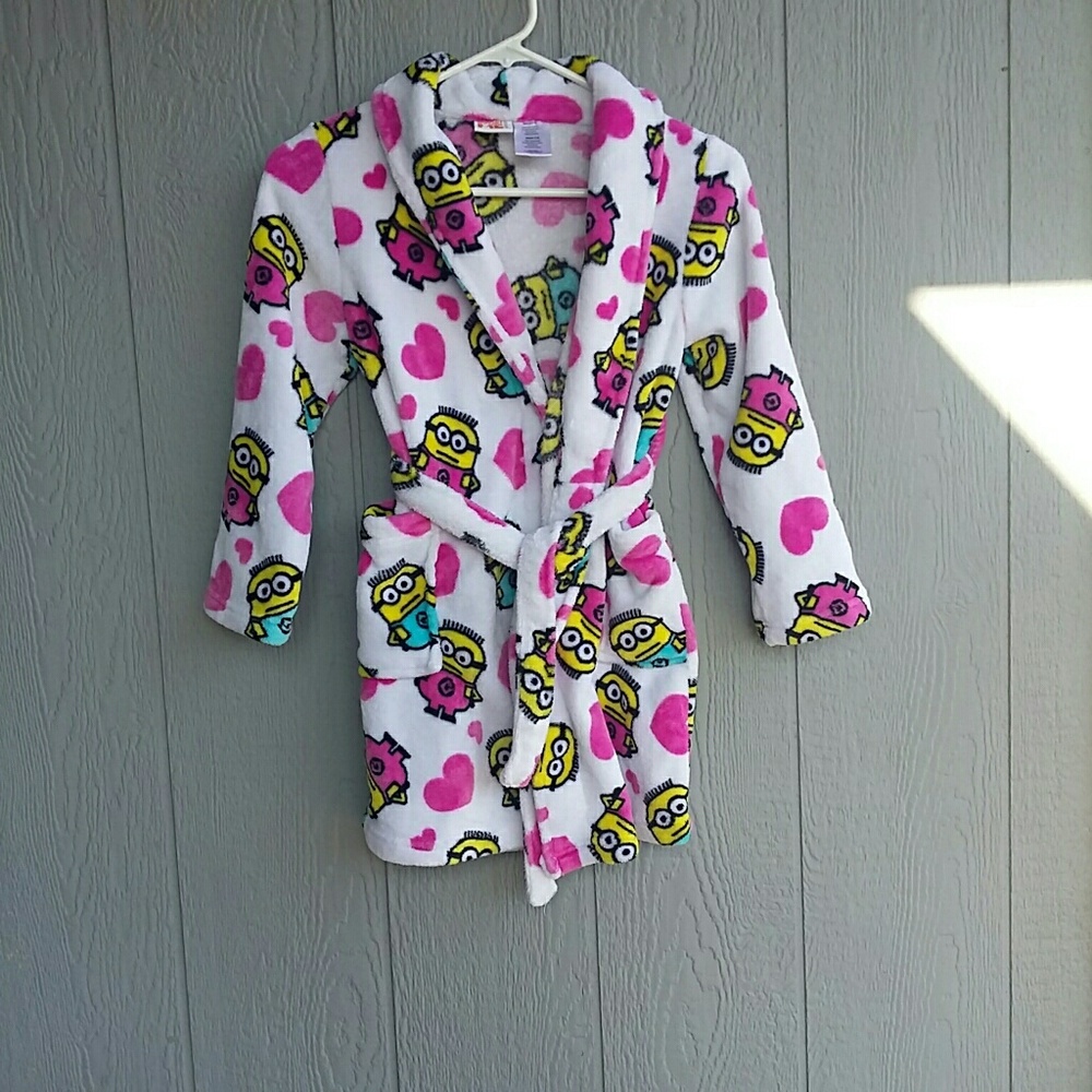 Despicable Me robe girls size 7/8