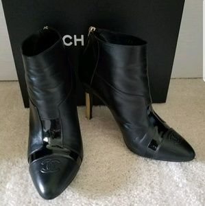 AUTH Chanel Black Calf Leather CC Ankle Boots AUTH Chanel Black Calf Leather CC Ankle Boots