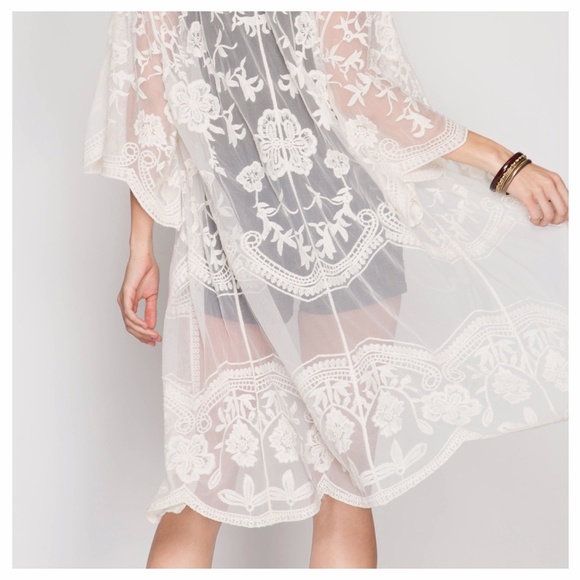 🦋MAKE AN OFFER!🦋 Ivory Lace Duster Cardigan - Picture 4 of 4