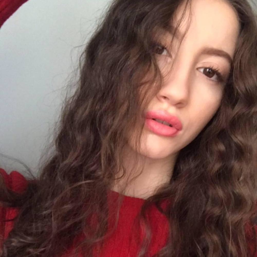 Meet your Posher, Enxhi