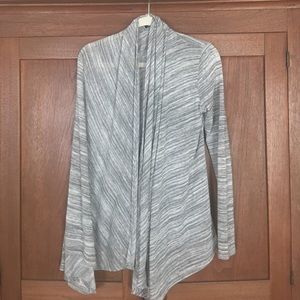 Grey/white open cardigan