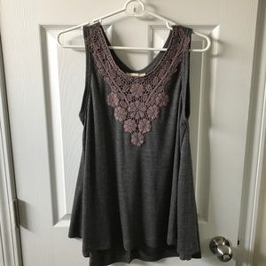 Floral appliqué tank. Size Large. NWT.