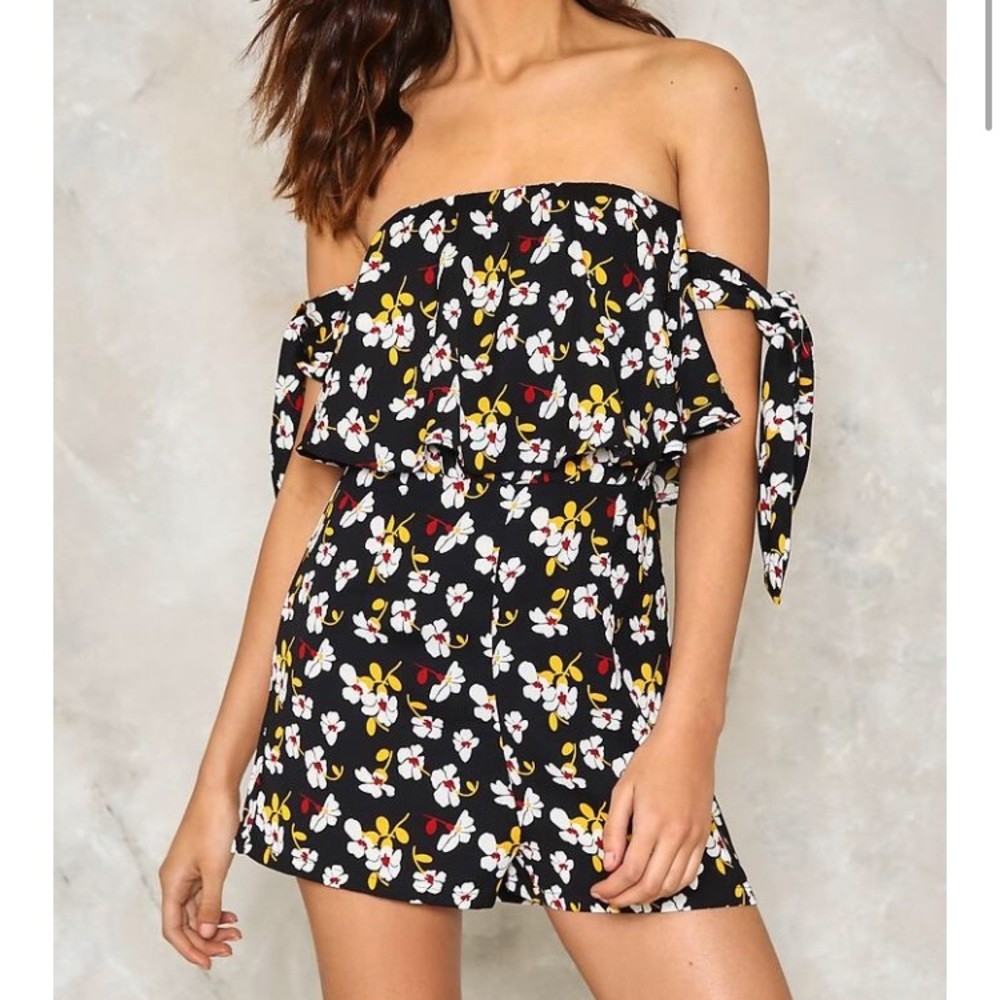 Off the shoulder floral romper