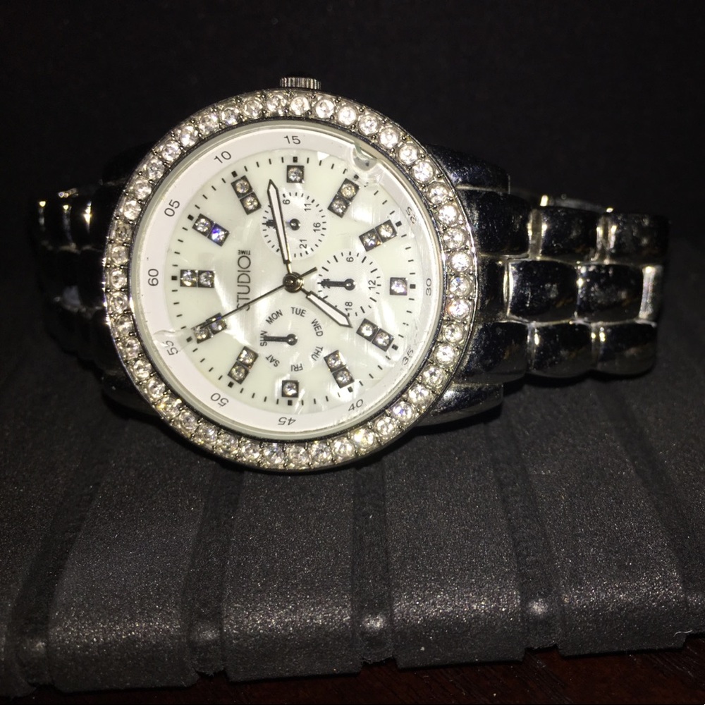 Watch women's , beautiful I hardly use