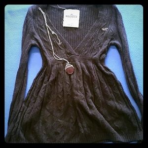 Brown Hollister sweater size medium