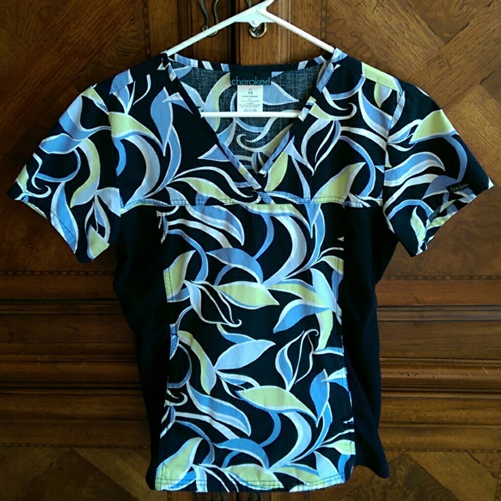 Cherokee Flexible Scrub Top