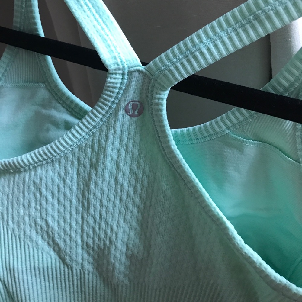 NWOT 🍋lululemon ebb to flow tank