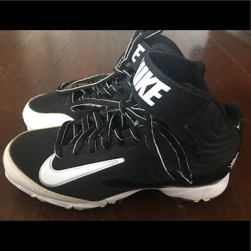 YOUTH Nike BASEBALL lightweight performance shoes