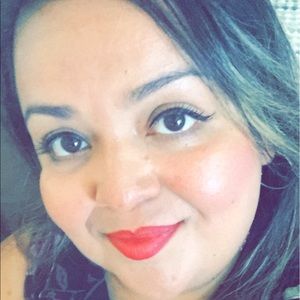 Meet your Posher, Angie