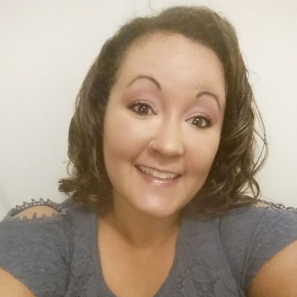 Meet your Posher, Larissa