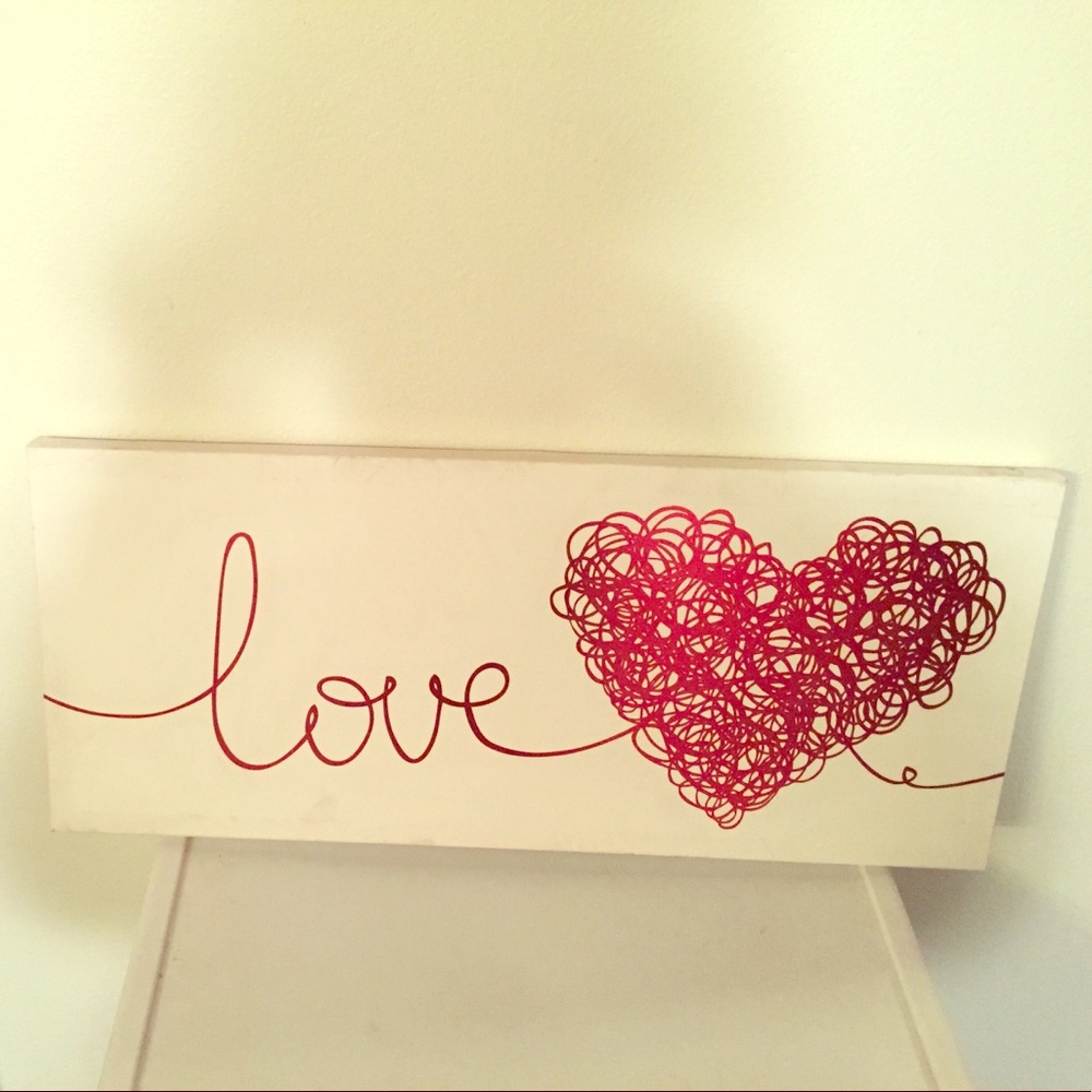 Beautiful "love❤️" wall decor.