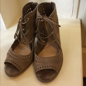 Vince Camuto Tarita Cut-out Suede bootie