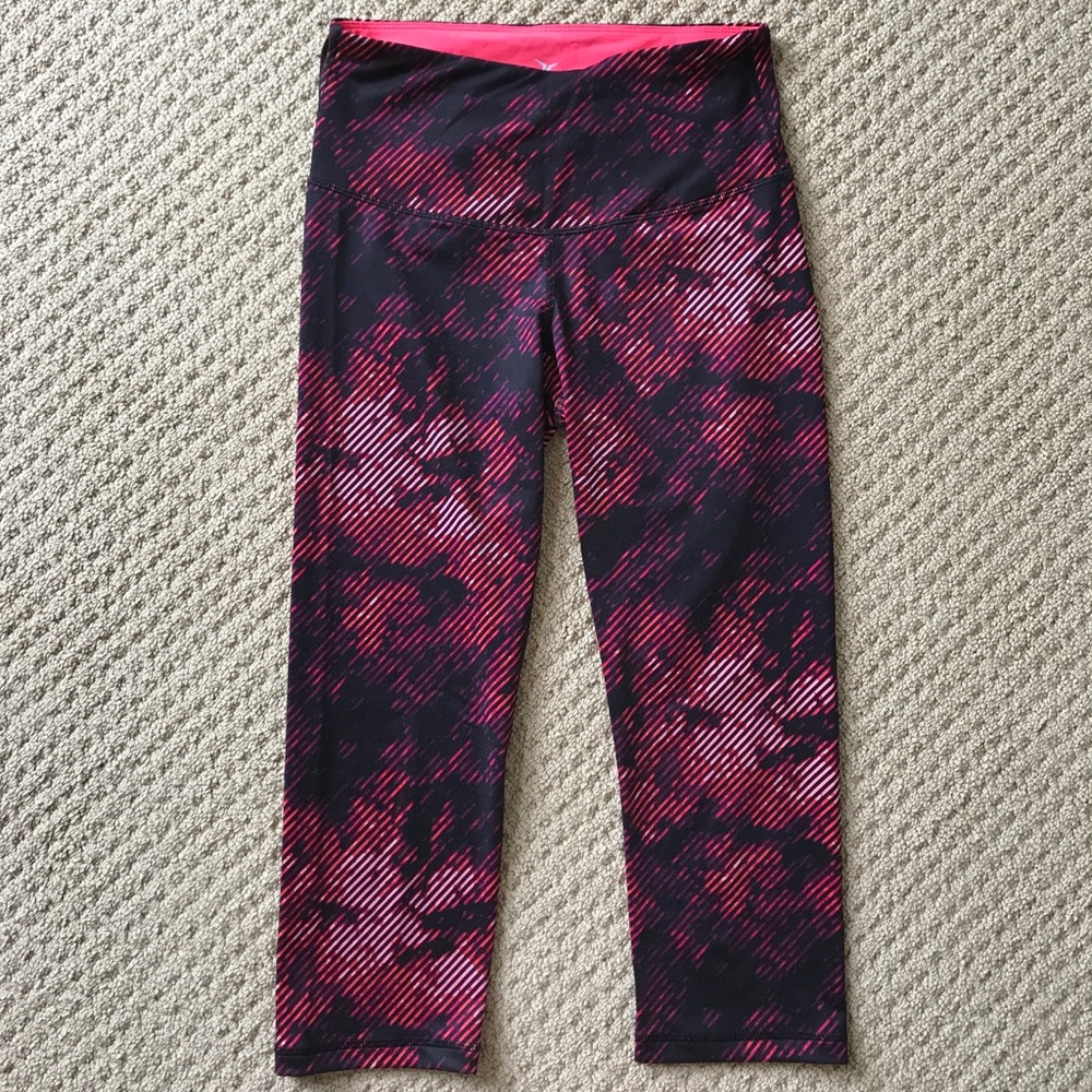 Old Navy Active High-Rise Crop Leggings