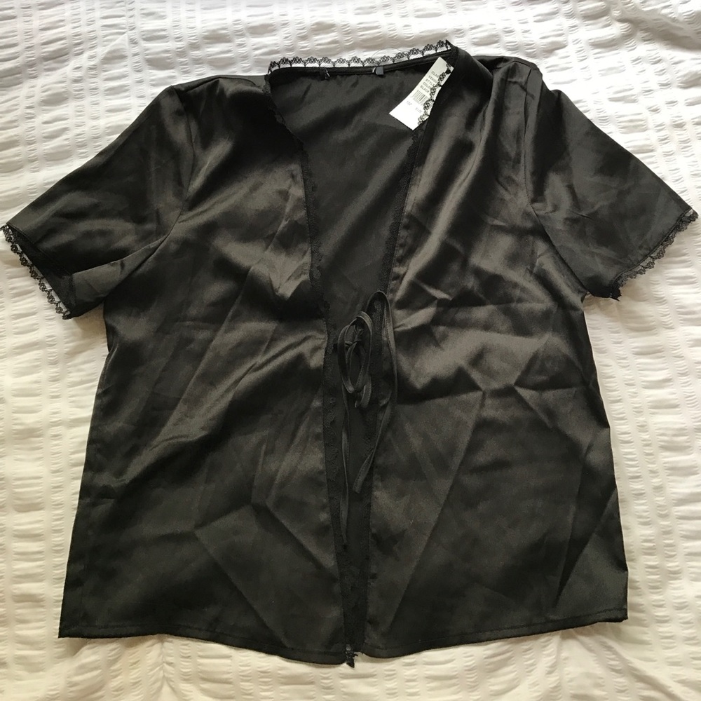 NWT Brandy Melville nadina silky top