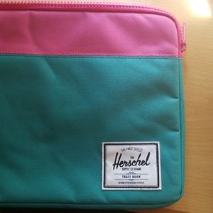 Herschel Laptop Case / Sleeve!