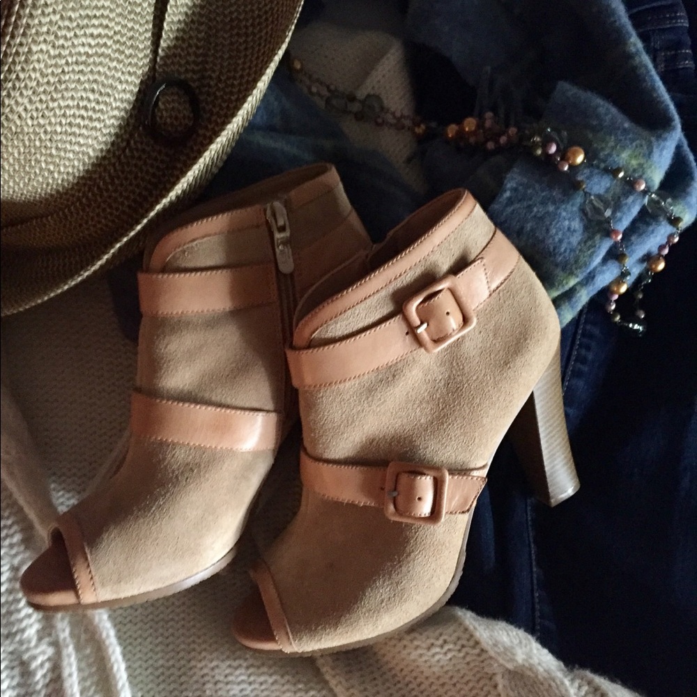 Ann Taylor Loft peek toe booties