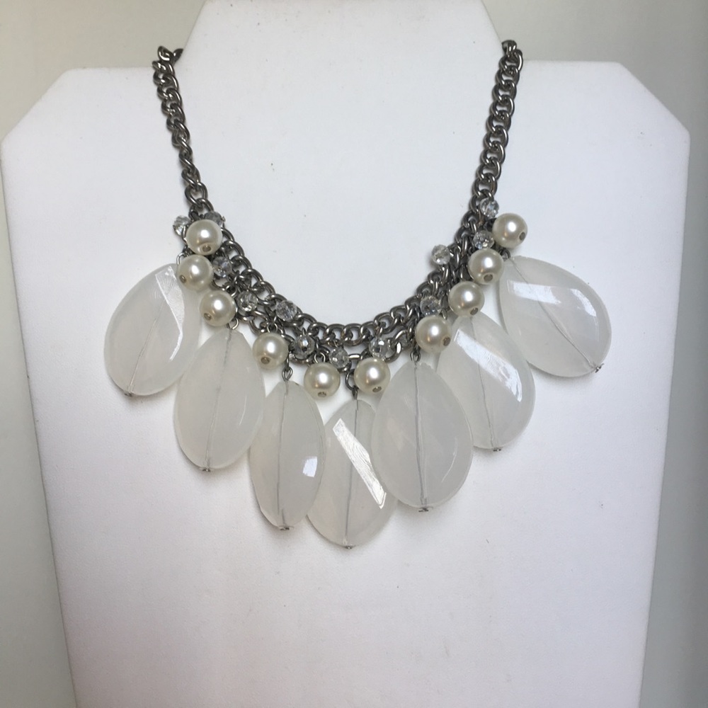 Pearl and bead collar necklace