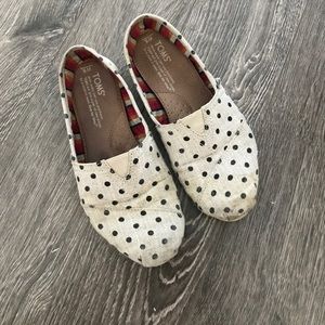 Size 5 toms polka dot