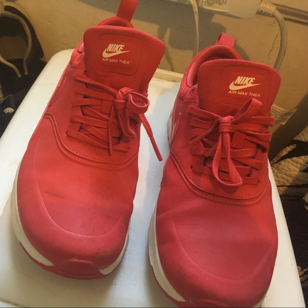 Red and White Air Max Thea sneakers ❤️