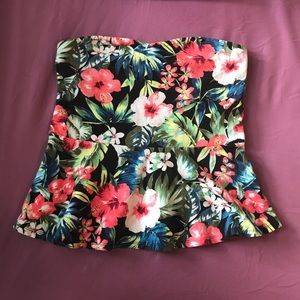 Express topical print tube top.