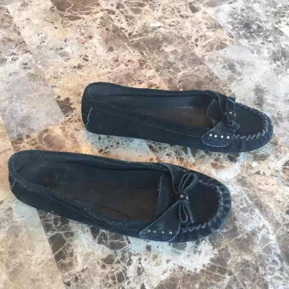 Women's moccasins