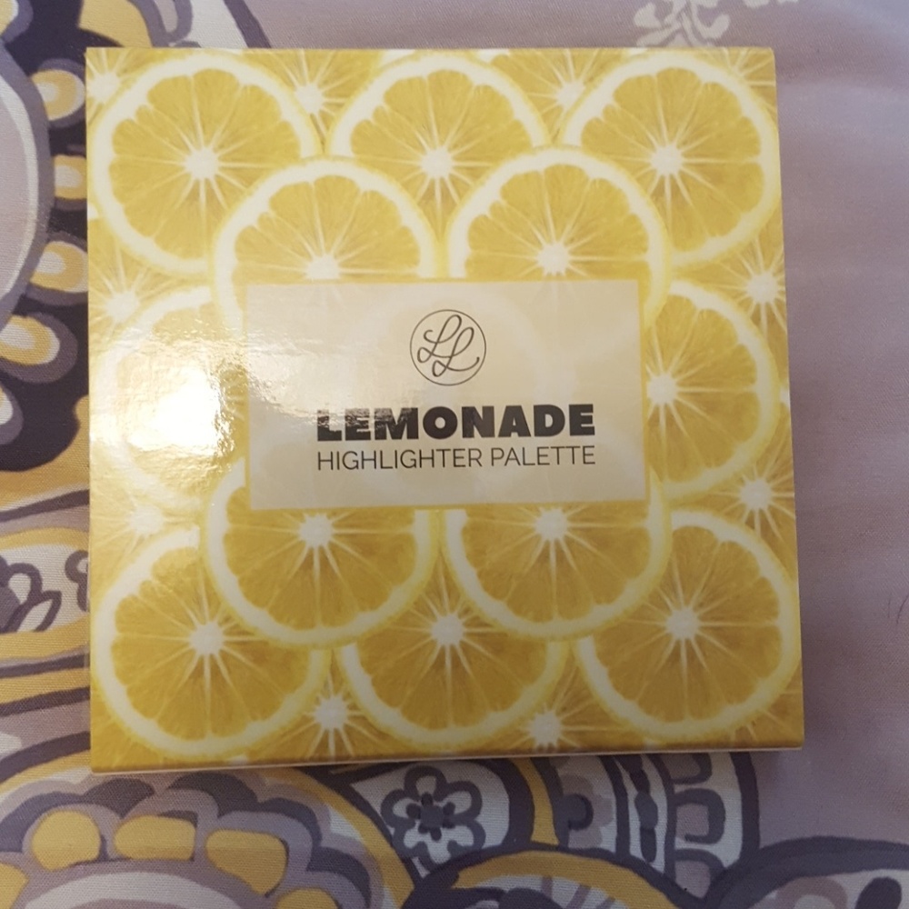 🚨SOLD🚨Lemonade Highlighter Palette