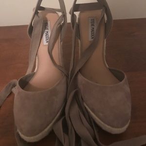 Steve Madden tie up wedges