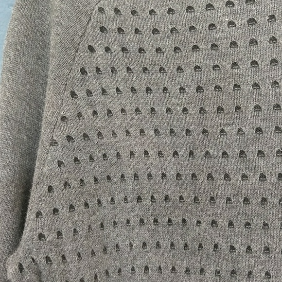 EUC Banana Republic sweater. - Picture 2 of 4