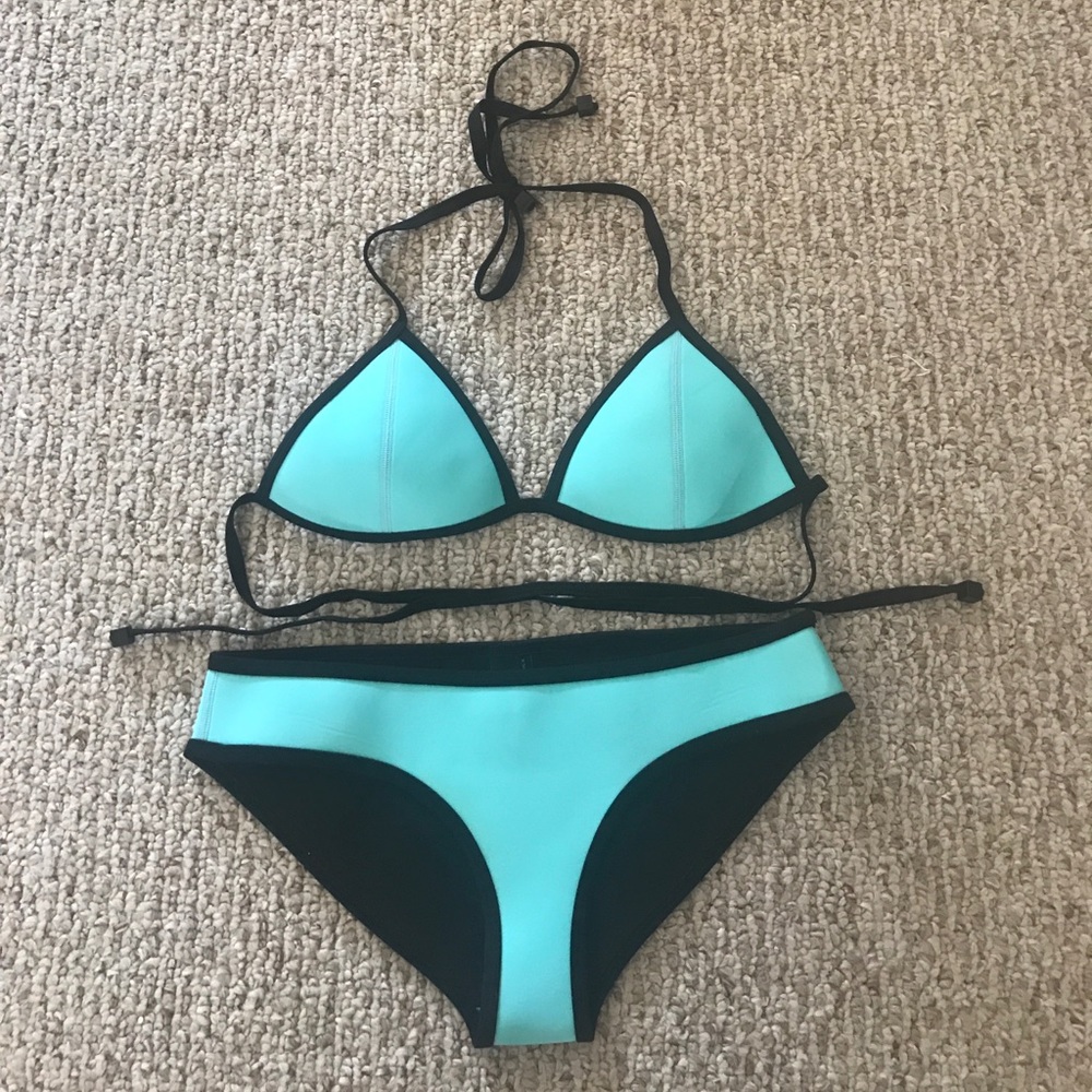NWOT Teal Triangl Bikini