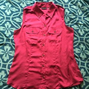 Red New York Company sleeveless button down shirt