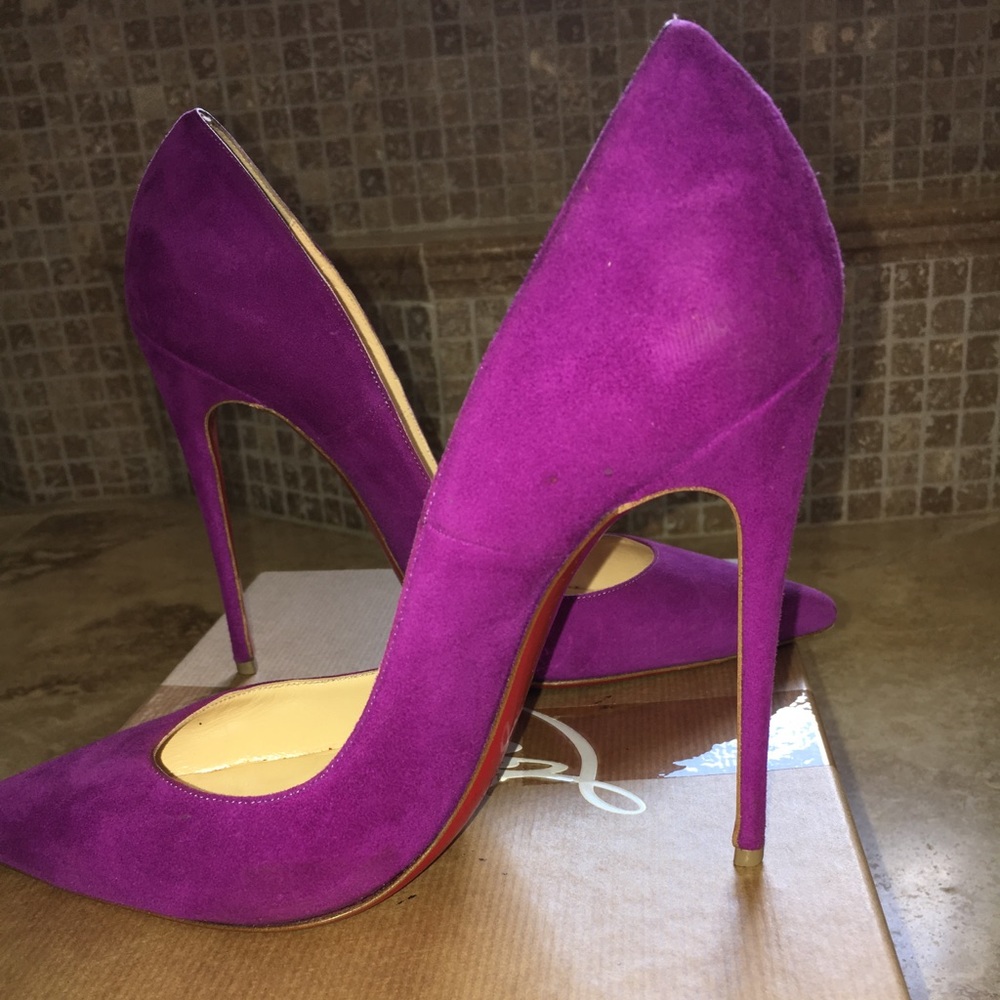 So Kate Louboutin Pumps (Suede Bougainvillier)