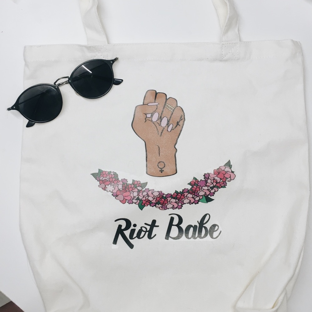 Canvas tote 💋