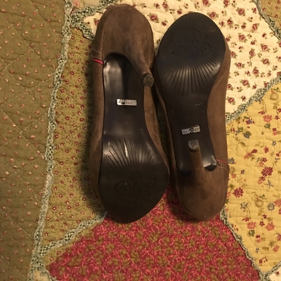 LIKE NEW brown heels with pink trim and bow 8.5 - Picture 3 of 4