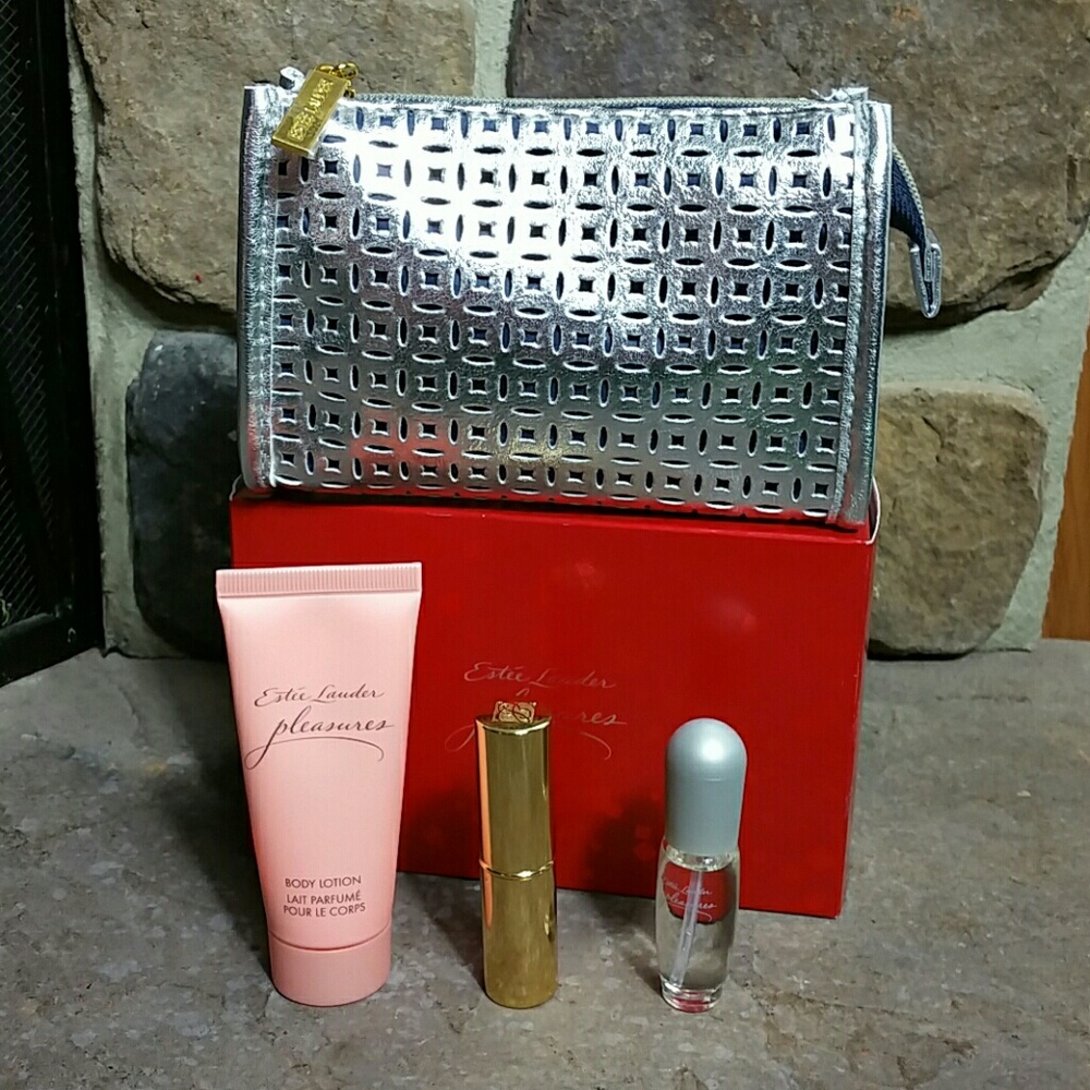 🆕 item...Estee Lauder Pleasures gift set