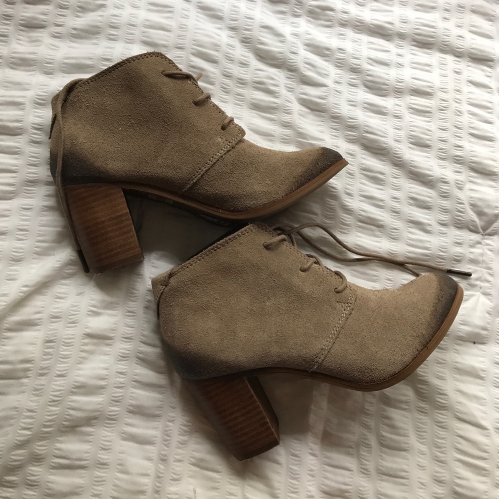 NWOT TOMS heeled booties