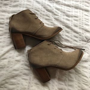 NWOT TOMS heeled booties