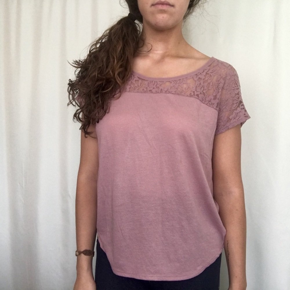 American Eagle pink lace short sleeve shirt medium