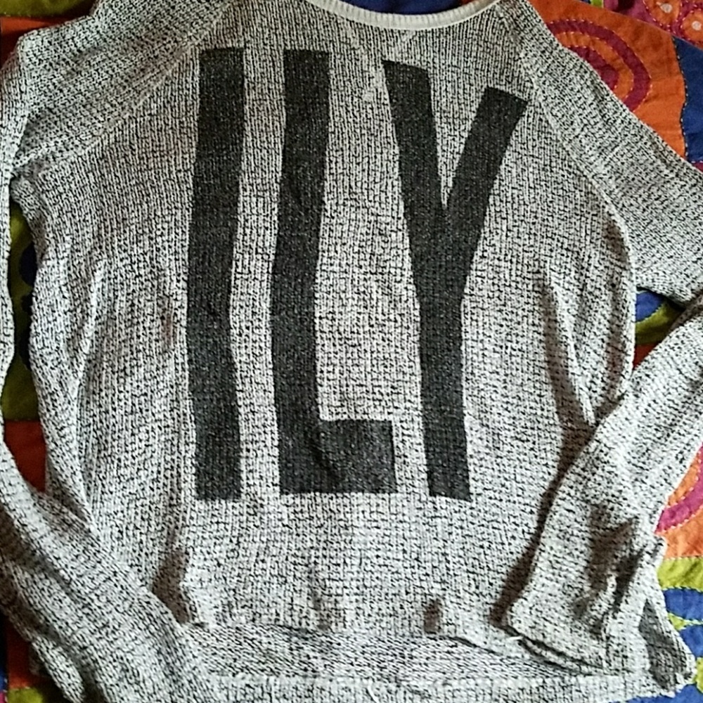 Long sleeve knit top