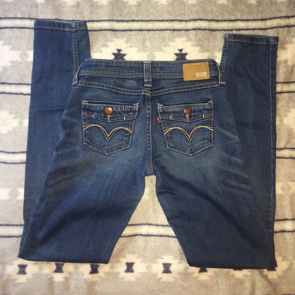 CLOSET CLOSING - Picture 4 of 4