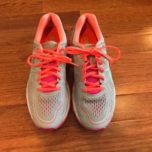 LIKE NEW- WORN LESS THAN 5 TIMES- ASICS SNEAKERS