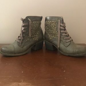 Roxy Boots. Roxy Boots.