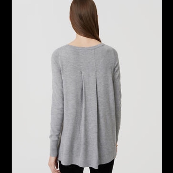 Ann Taylor Loft back pleat sweater. - Picture 3 of 8