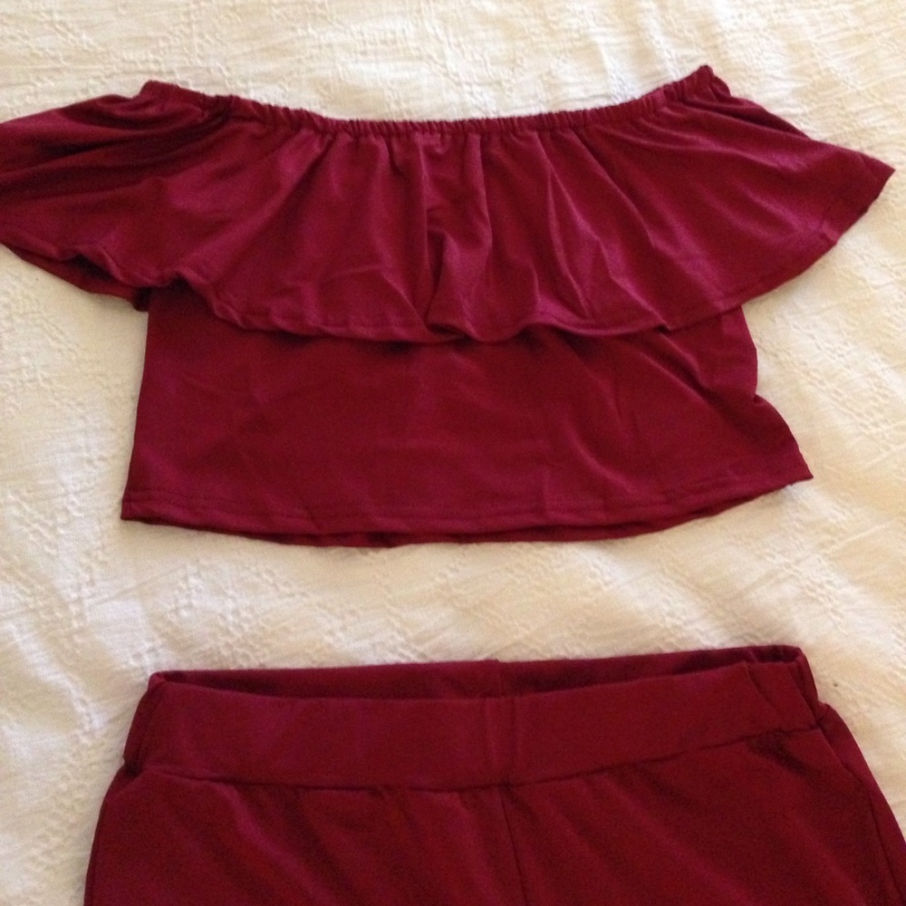 LAST 1! RED WINE TWO PIECE OFF SHOULDER SET - Picture 2 of 4